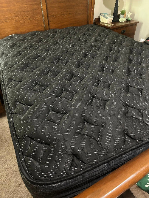 Everest Medium Firm mattress delivered to customer's home in Kansas City